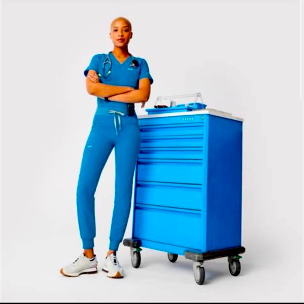 Women’s Extreme Blue Joggers Set - FIGS scrubs